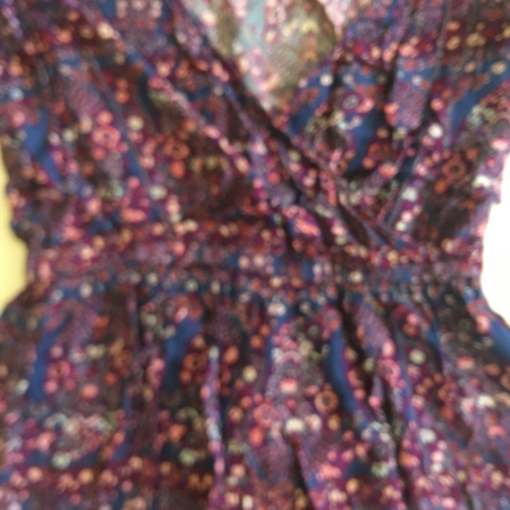 American Eagle Bell Sleeve Floral Romper Sz. Small - Picture 3 of 6